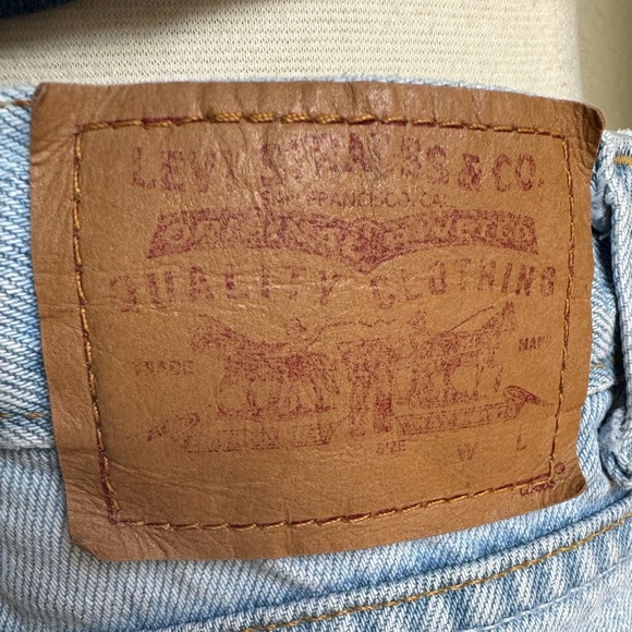 Vintage Levi’s Button-Fly Denim Shorts Light Wash Y2K Cutoffs all-cotton 13 jr - Picture 5 of 9